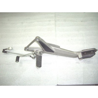 HONDA SUPPORTO PEDANA SX HORNET 600 98-06 | RICAMBI HONDA USATI | Mamoto Ecommerce |  
