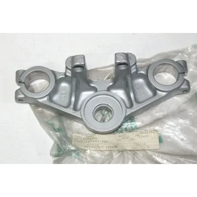 HONDA PIASTRA SUPERIORE STERZO PER NS125F   53230-KR1-760 | RICAMBI HONDA MOTO D'EPOCA | Mamoto Ecommerce |  