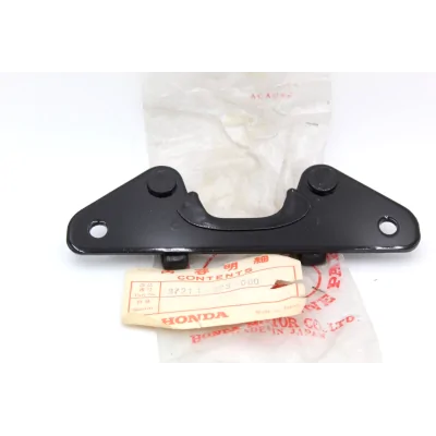 HONDA STAFFA SOSTEGNO CRUSCOTTO PER CB500 FOUR K0-K1               37211-323-000 | RICAMBI HONDA MOTO D'EPOCA | Mamoto Ecommerce |  