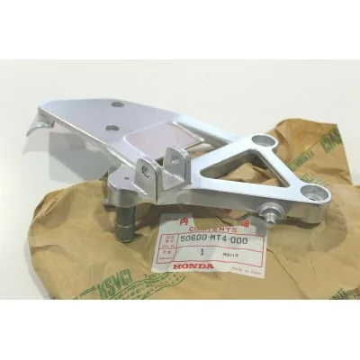 HONDA SUPPORTO PEDANA DX PILOTA PER VFR750 90-93  50600-MT4-000 | RICAMBI HONDA MOTO D'EPOCA | Mamoto Ecommerce |  